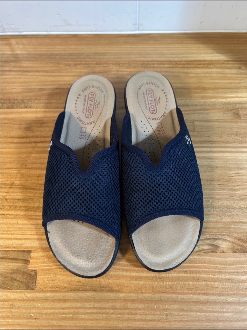 Fly Flot Slides Women’s
Blue Size EUR 38 = US Size 8
Anti Shock Anatomic - Picture 4 of 9